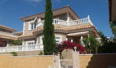 Продается дом у моря в Испании в Торревьеха